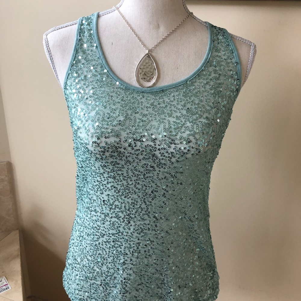 NWT 🦋Sea Foam Sequin Tank